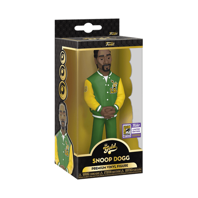 snoop dogg in tracksuit san diego comic con