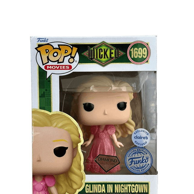 glinda in nightgown special edition claire s exclsuive holo diamond 1699
